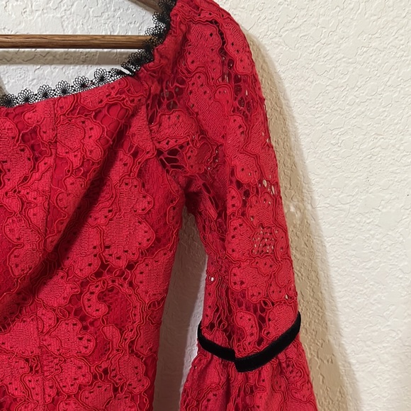 Alexis | Layla Off-the-Shoulder Red Lace Black Velvet Romper - Picture 3 of 6